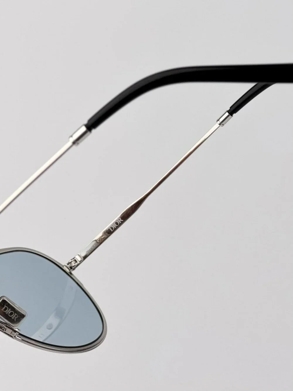 Dior DIORESSENTIAL A2U Sunglasses – Palladium Pilot Blue Pattern Photochromatic
